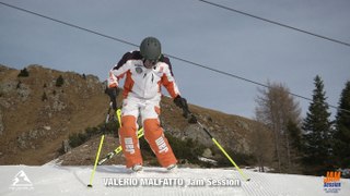 Il movimento del femore al centro dell'azione sciistica