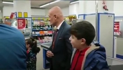 BİM'e bir garip protesto... Telefon hattını böyle iptal ettirdi