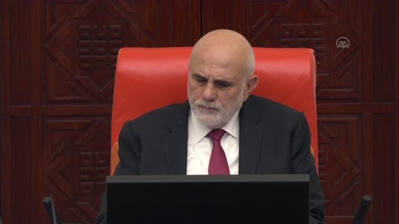 Bakan Muş: "Türkiye'nin Ocak-Kasım 2022 döneminde dış ticaret açığı 90 milyar dolar"