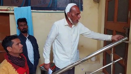 Thief attacked retired teacher