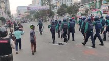 Bangladeş'te ana muhalefet partisi destekçileriyle polis arasında arbede yaşandı