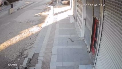 ŞANLIURFA - İş yerinde meydana gelen patlama anı kameraya yansıdı