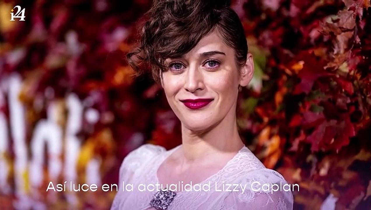 Un recorrido por la vida de Lizzy Caplan tras su papel de 'Janis' en 'Chicas Pesadas'