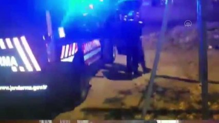 Bir evin bahçesine gömülü uzun namlulu silah ve tabanca ele geçirildi