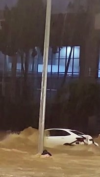 Chuvas em BH: criança é arrastada por correnteza na avenida Cristiano Machado