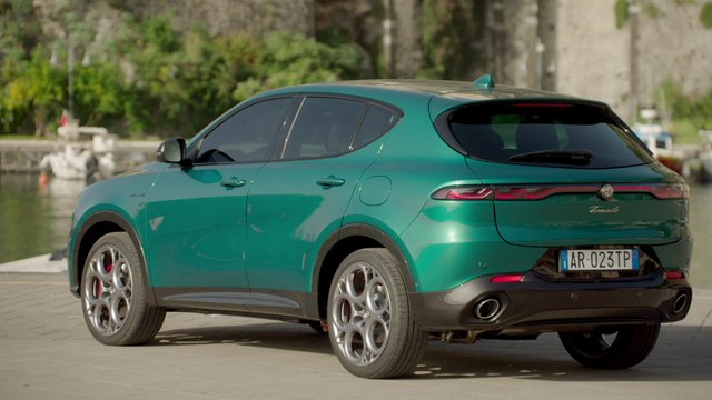 The new Alfa Romeo Tonale Plug-In Hybrid Q4 Design Preview in Green