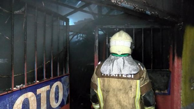 ANKARA'DA ÇIKAN YANGINDA 3 DÜKKANDA MADDİ HASAR OLUŞTU