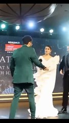 CARRYMINATI GIVE AWARD  #shorts #carryminati