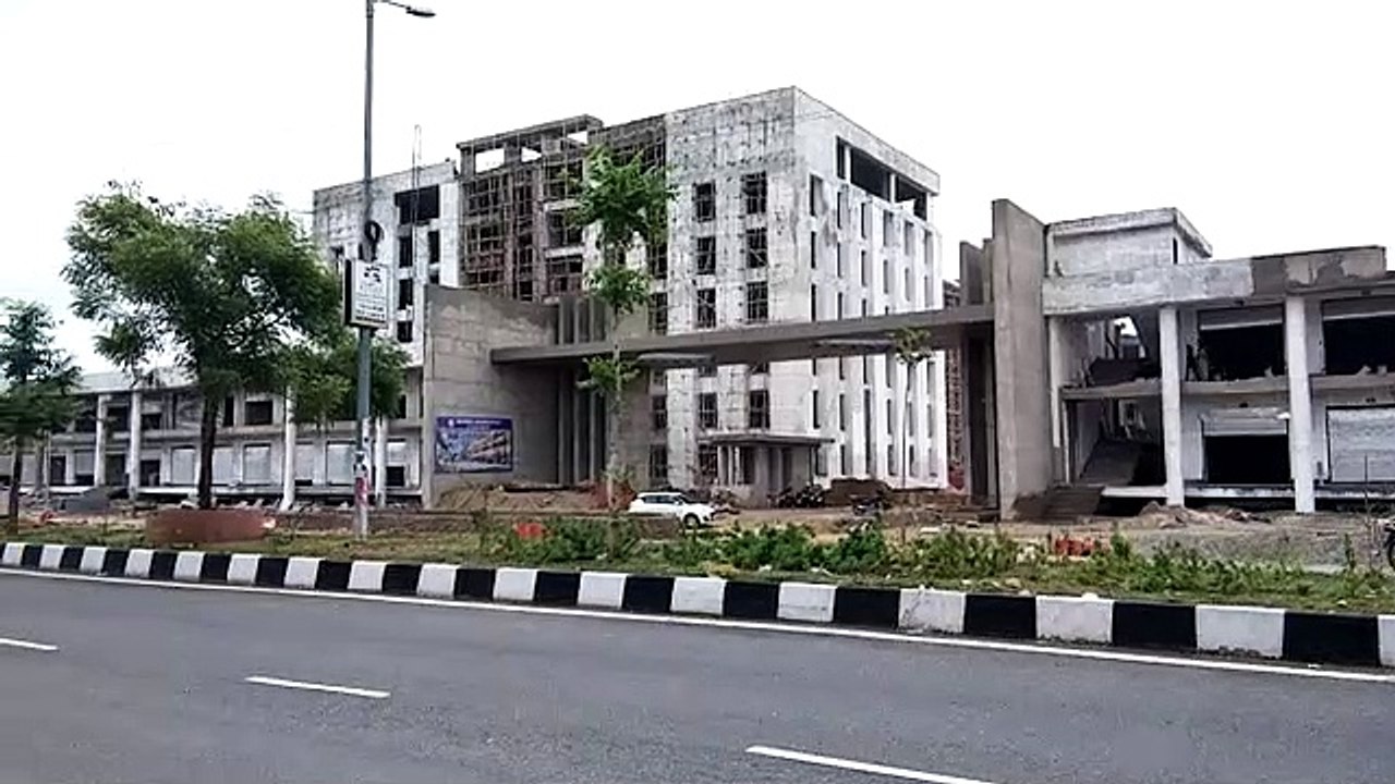 हाउसिंग बोर्ड कोचिंग हब में 103 परिसरों का लॉटर...