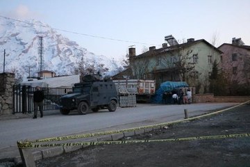 HAKKARİ VALİLİĞİ'NDEN 1 KİŞİNİN YARALANDIĞI SİLAHLI KAVGAYLA İLGİLİ AÇIKLAMA