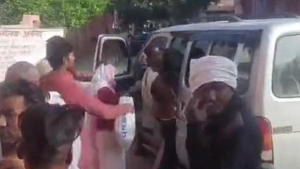 अलीगढ़: तीन माह बाद हुआ बच्चे पर आवारा कुत्ते के काटने का असर