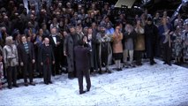 Prima alla Scala, Von Der Leyen applaude e urla 