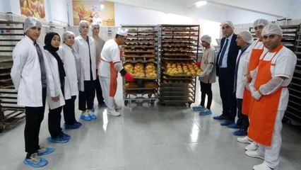 Öğrenciler fırının başına geçti, günlük 15 bin ekmek üretecek
