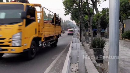 Jalur pantura penghubung tuban bojonegoro lamongan gresik surabaya sore ini padat