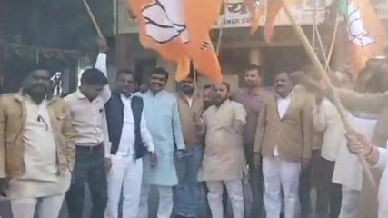 उज्जैन: गुजरात में भारतीय जनता पार्टी की प्रचंड जीत, आतिशबाजी कर मनाया जश्न