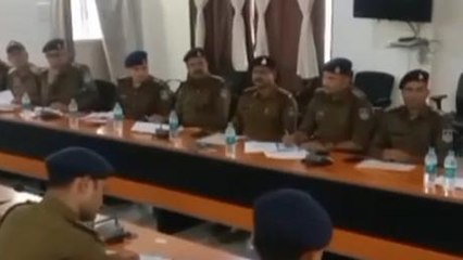 खंडवा :sp की क्राइम मीटिंग ,जिले भर के थाना प्रभारी मौजूद ,देखें रिपोर्ट