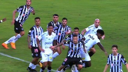 Veja a conversa do VAR no pênalti marcado para o Santos contra o Atlético-MG