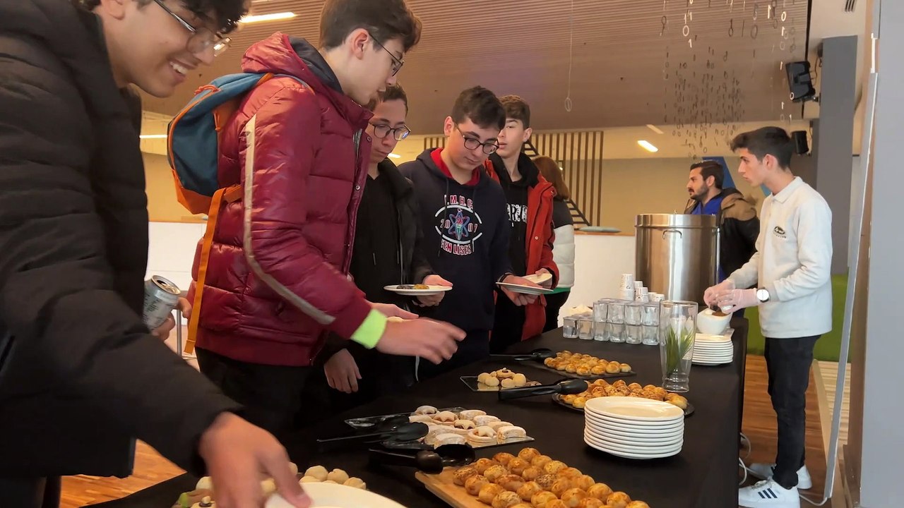 Öğrenciler İnegöl Belediyesi ile Bilişim Vadisini keşfediyor