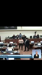 Vereadora é agarrada por colega na Câmara de Florianópolis