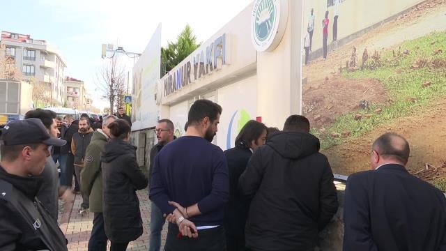 İbb İmar Müdürlüğü Ekipleri, Hiranur Vakfı'nın İstanbul Sancaktepe'deki Binasını, Kaçak Olduğu Gerekçesiyle Mühürledi