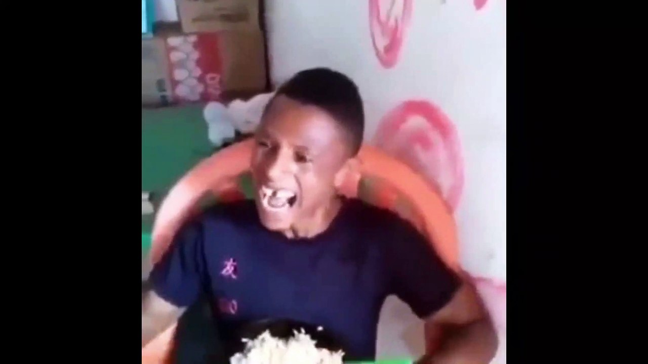 FUNNY VIDEO IDIOT MOMENT