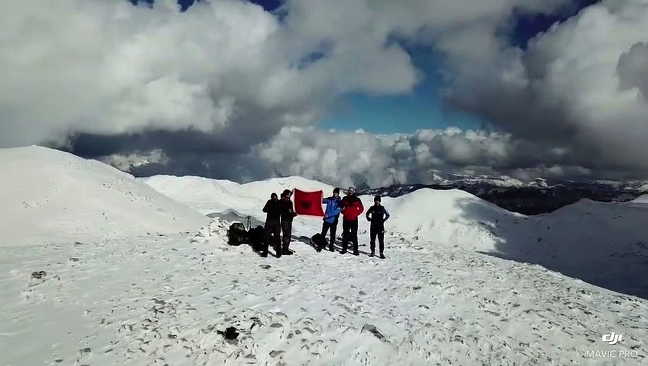 15 Maja Mençekut 1827m. Mali me Gropa. Tirane. Albania
