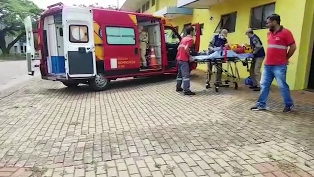 Colisão de trânsito envolvendo três carros é registrada em Cascavel