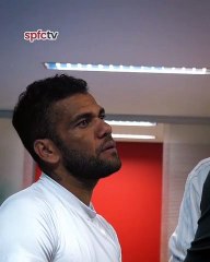 Momento de fã Daniel Alves se derrete em encontro com Zetti