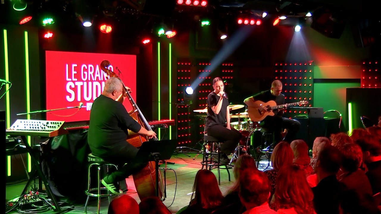 Anne Sila - Nous (live) - Le Grand Studio RTL