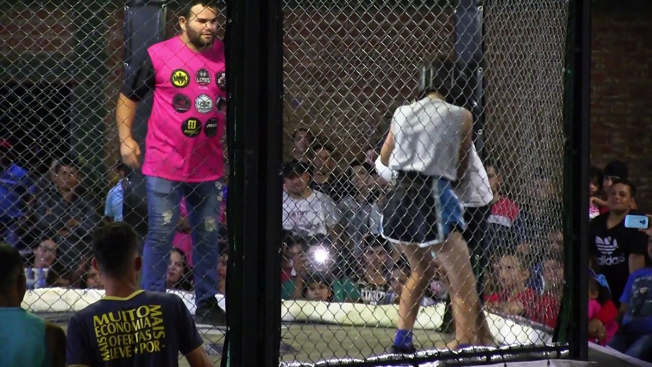 BOX EN CRUCE CABALLERO: Pelea de Exhibición entre José De Lara  VS. Ángel Cocú