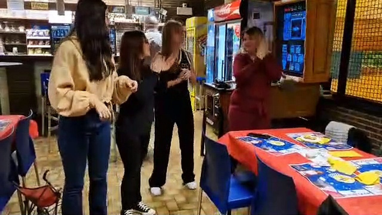 La danse des canards pendant le souper de Saint-Nicolas