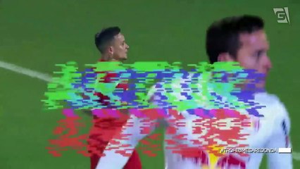 Atacante Artur, de Red Bull Bragantino, recebe o Troféu Mesa Redonda 2021