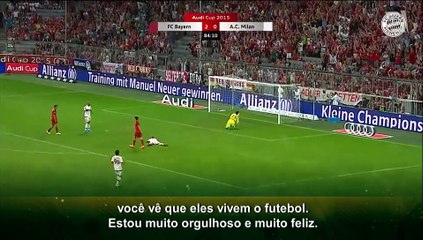 Centroavante Robert Lewandowski, do Bayern de Munique, recebe Troféu Mesa Redonda 2021