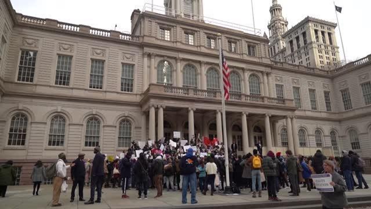 New York'ta aktivistler belediye başkanının yeni ruh sağlığı politikasını protesto etti