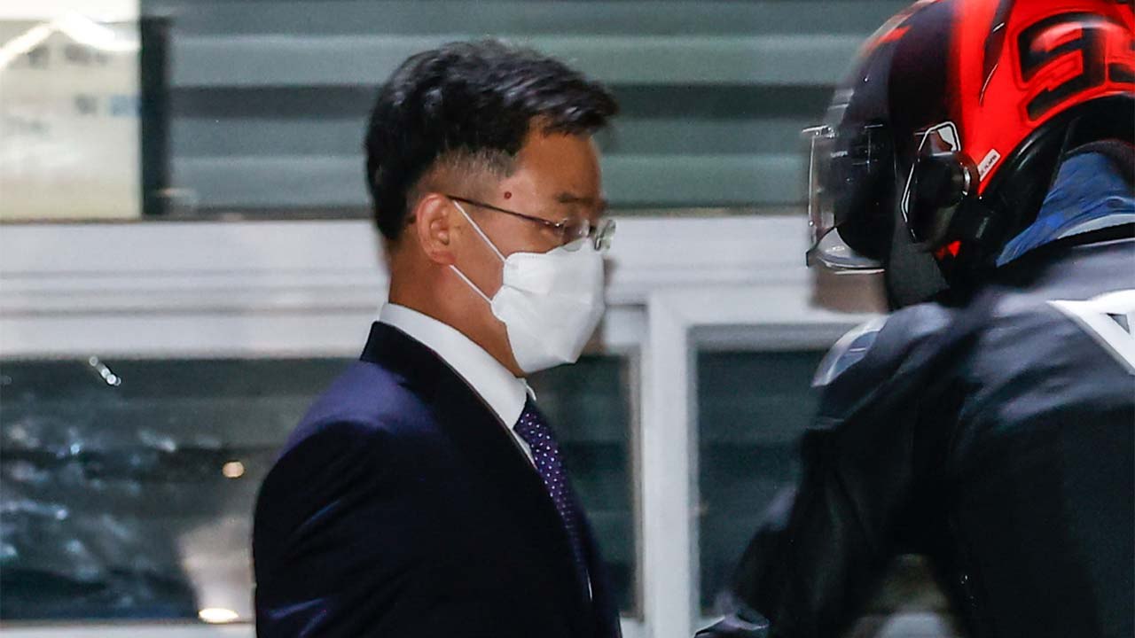 [속보] 검찰, '김만배 범죄수익 은닉' 조력자들 구속영장 청구 / YTN