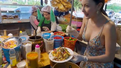 Need to do!! The sexiest owner in Pattaya swears by these Som tams, which are beloved by all.