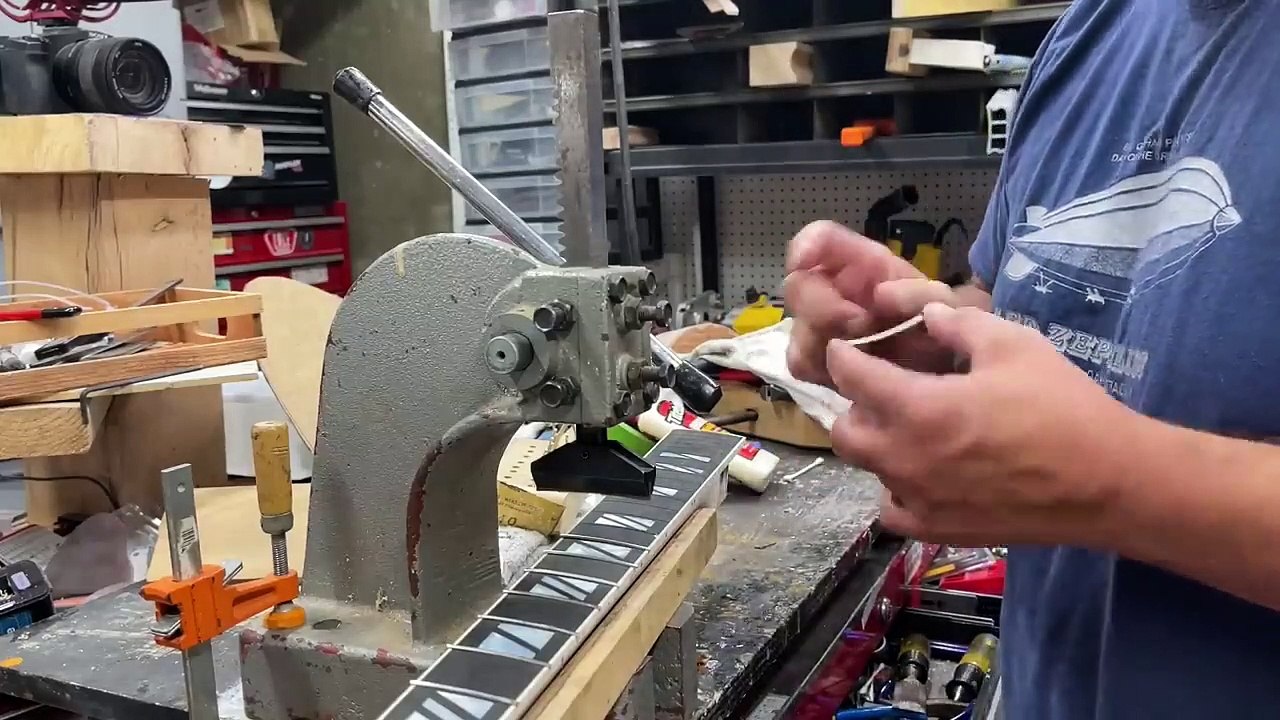 Broken Gibson Les Paul Guitar Restore_ Full Timelapse Rebuild