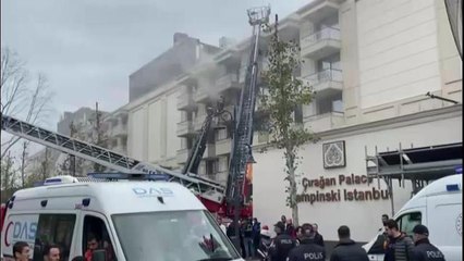 Çırağan Sarayı'nın Otel Bölümündeki Yangın Kontrol Altına Alındı, Soğutma Çalışmaları Devam Ediyor