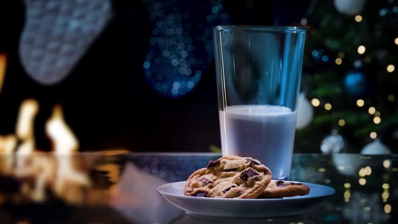 Lindsay Lohan protagoniza la última campaña de Pepsi mezclándola con leche