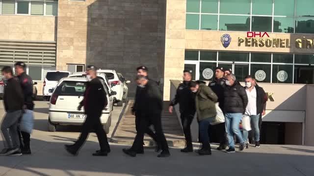 Polis ve bekçilerin de olduğu suç örgütünün 21 şüphelisi adliyede