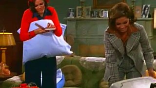 The Mary Tyler Moore Show S04E03 Rhoda's Sister Gets Married