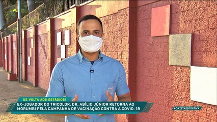 Ex-jogador do São Paulo participa de vacinação no Morumbi