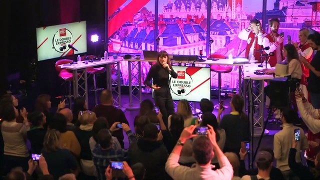 LIVE- Juliette Armanet interprète Le dernier jour du Disco dans Le Double Expresso RTL2 (09/12/22)