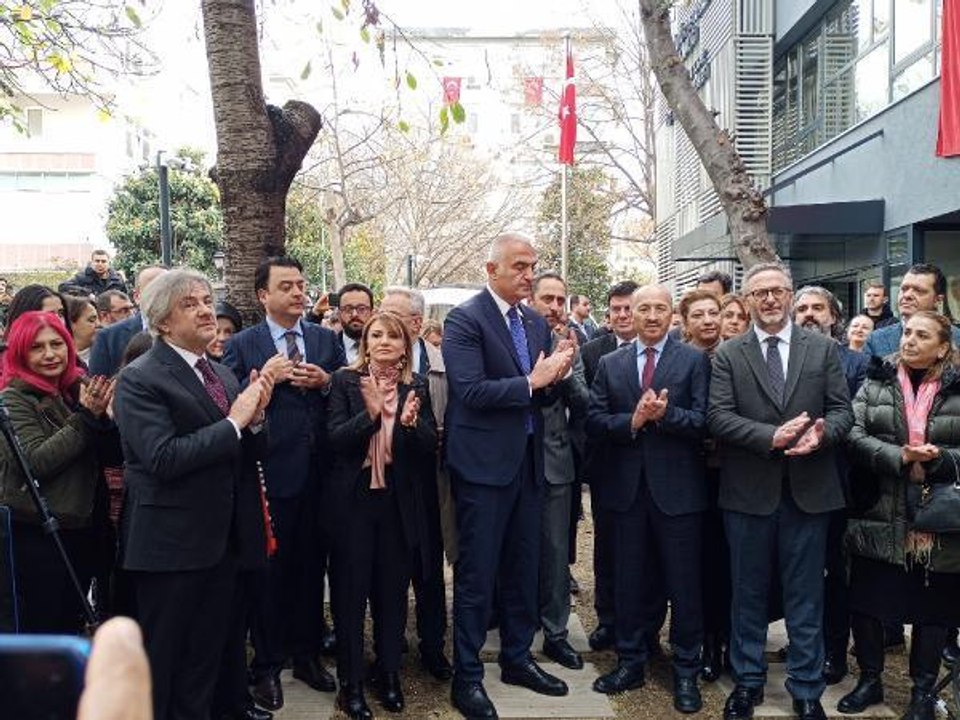 BAKAN ERSOY BAKIRKÖY İLÇE HALK KÜTÜPHANESİ'NİN AÇILIŞ TÖRENİNDE KONUŞTU