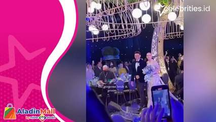 Sakral dan Memukau, Ini Momen Pernikahan Chelsea Islan dan Rob Clinton