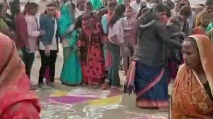 वैशाली: घरेलू हिंसा पर महिला संस्थानों ने शुरू किया पहल, रंगोली बनाकर लोगों को किया जागरूक