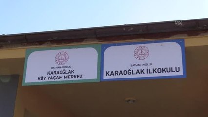 Jandarma ekipleri 3 köy okulunu boyadı