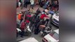 Fatih'te motosiklet kadına çarptı, olayı izleyenler arasında kavga çıktı