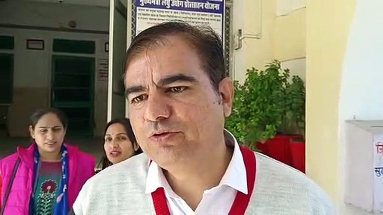 चिकित्सकों ने पदोन्नति के लिए मुख्यमंत्री के नाम कलक्टर को दिया ज्ञापन