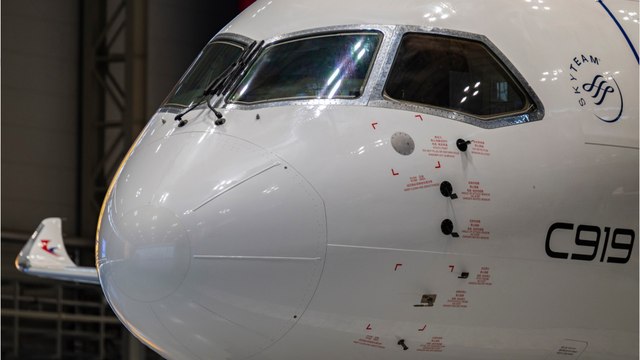 Le premier C919, concurrent de l'A320 d'Airbus, livré par la Chine